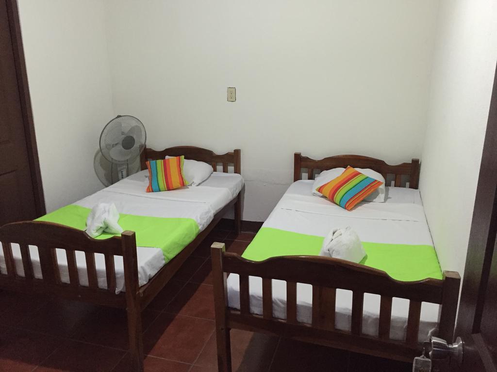 Hostal El Jardin เลออน ภายนอก รูปภาพ