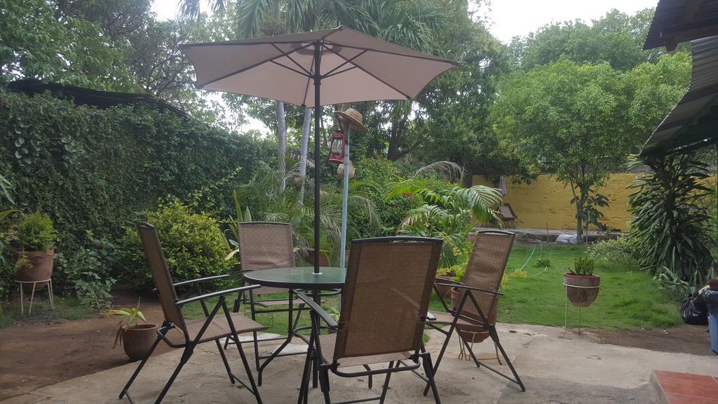 Hostal El Jardin เลออน ภายนอก รูปภาพ
