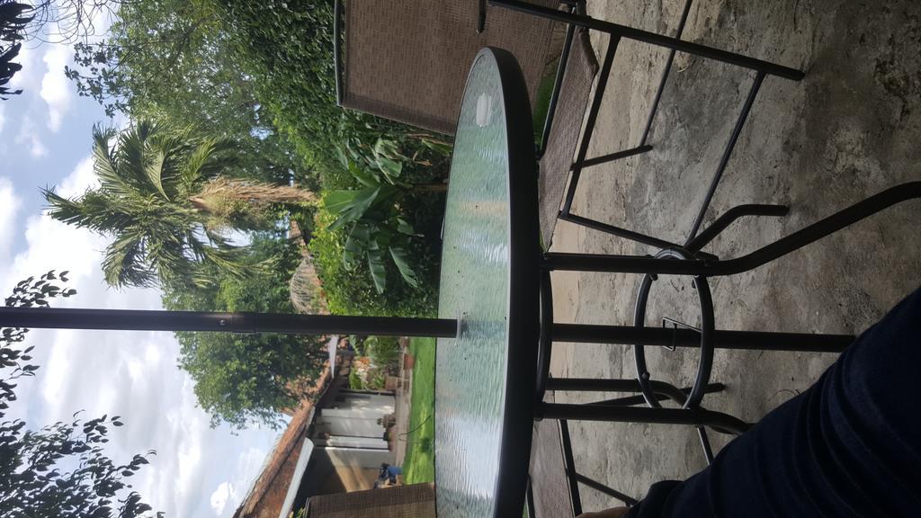 Hostal El Jardin เลออน ภายนอก รูปภาพ
