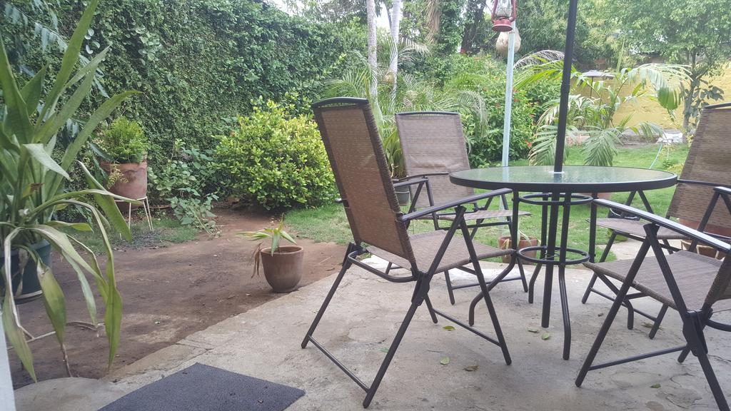 Hostal El Jardin เลออน ภายนอก รูปภาพ