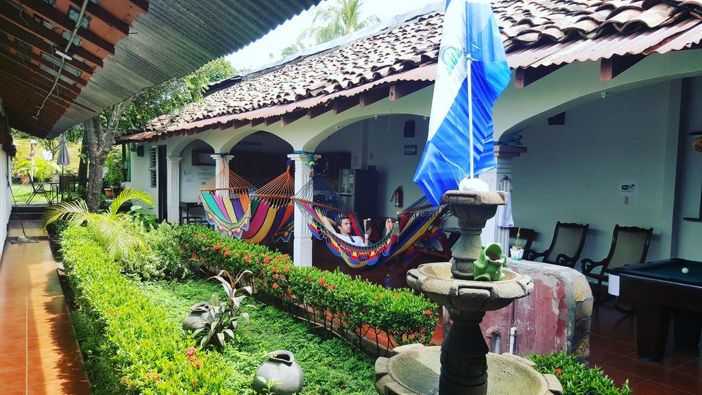 Hostal El Jardin เลออน ภายนอก รูปภาพ