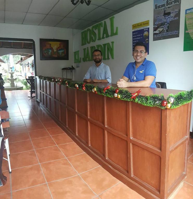 Hostal El Jardin เลออน ภายนอก รูปภาพ