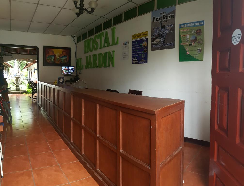 Hostal El Jardin เลออน ภายนอก รูปภาพ